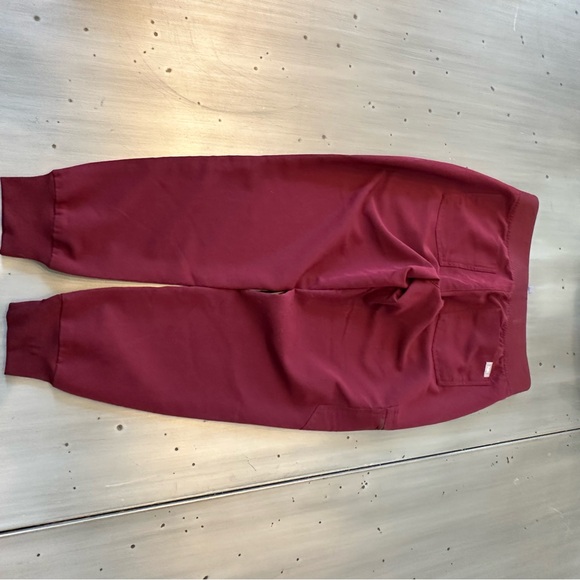 Figs Burgundy Zamora Jogger Scrub Pants Women’s Size Small Petite - Picture 4 of 5